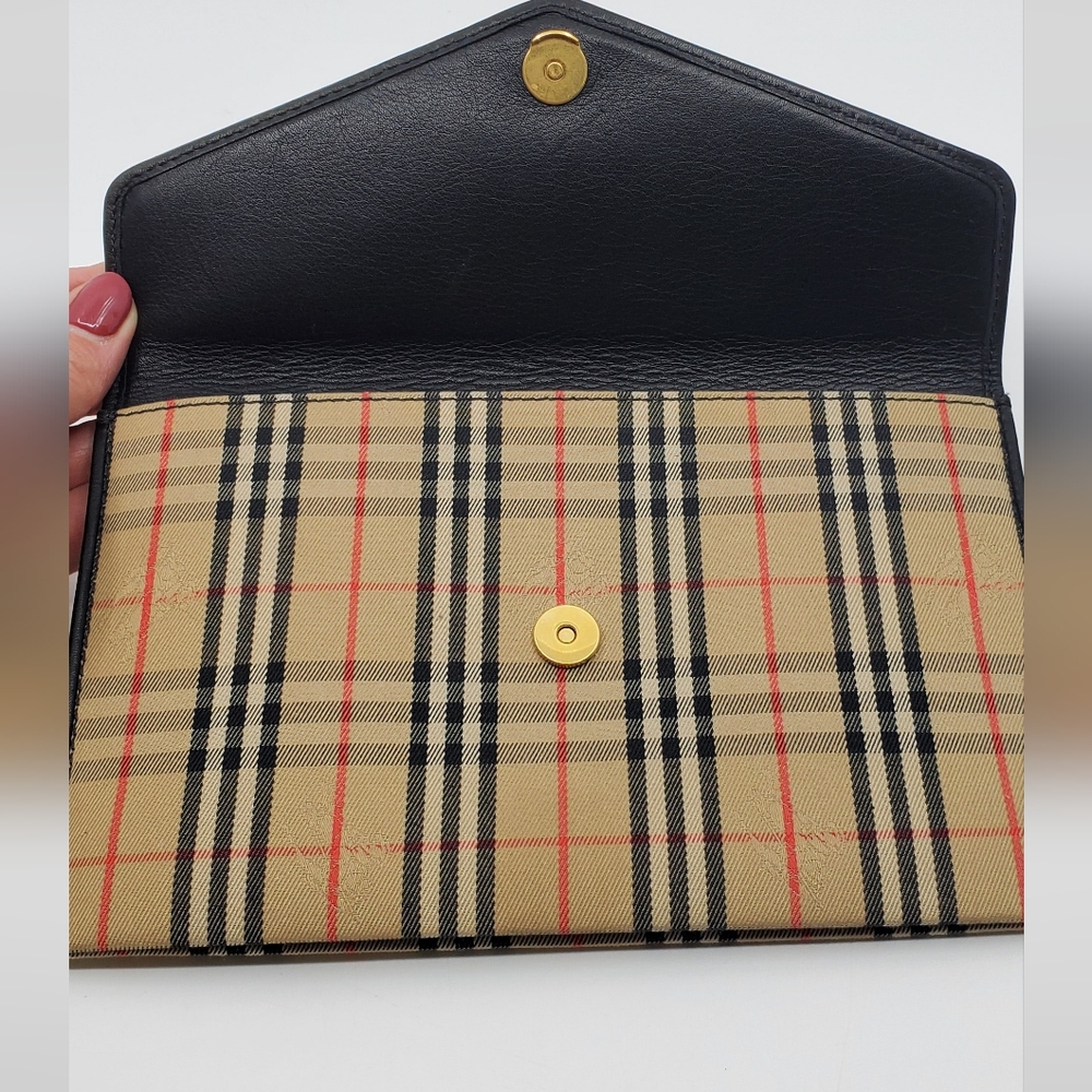 Burberry Check Clutch - Picture 4 of 9